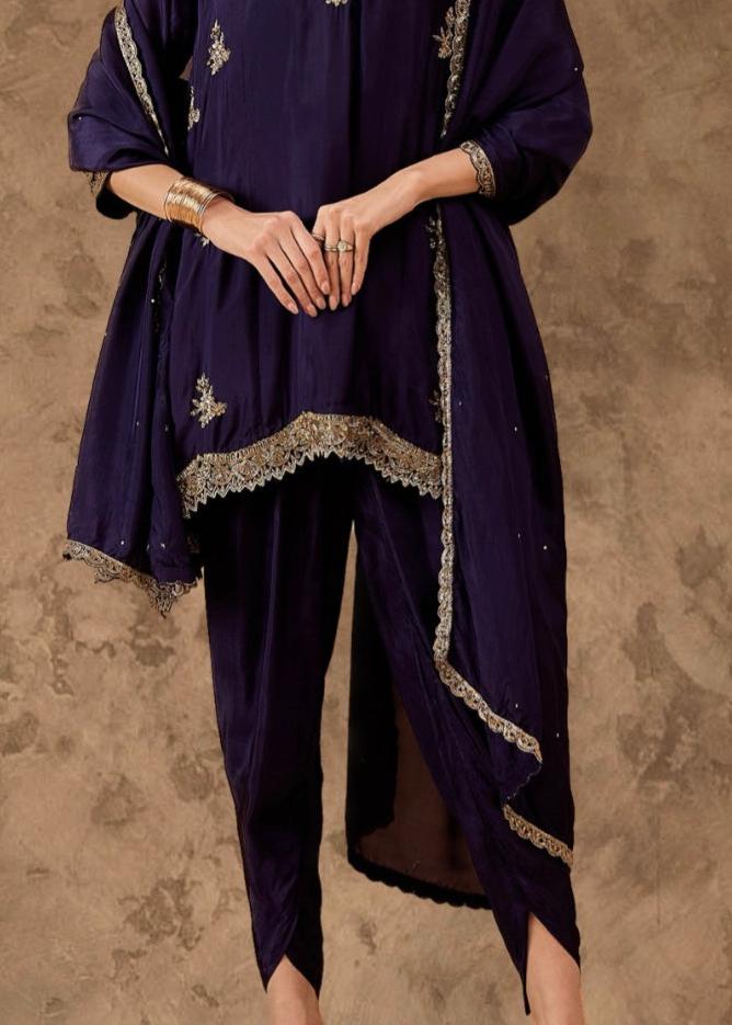 NEETI WADHWA IN MATHURA HB TUNIC